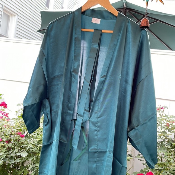 Women’s Green Satin Robe - Picture 6 of 14